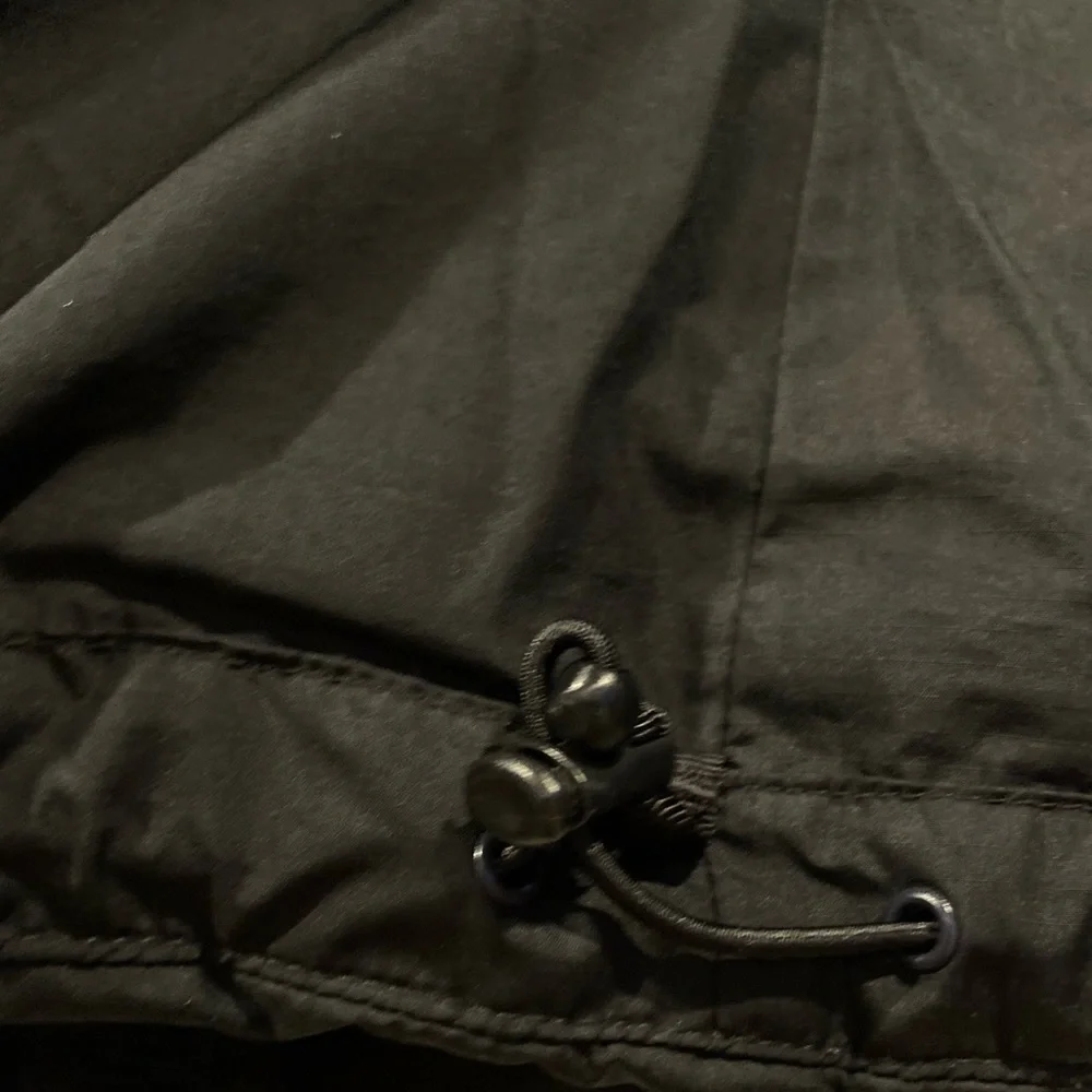 L.L. Bean Kids Black Down Jacket hooded size S - Picture 16 of 17